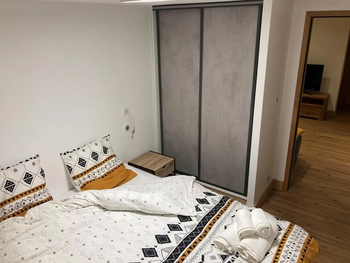 Appartement En Rez De Jardin Thenesol 0*,