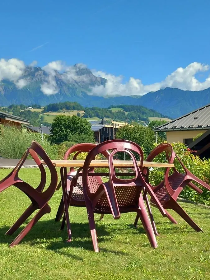 Appartement En Rez De Jardin Thenesol