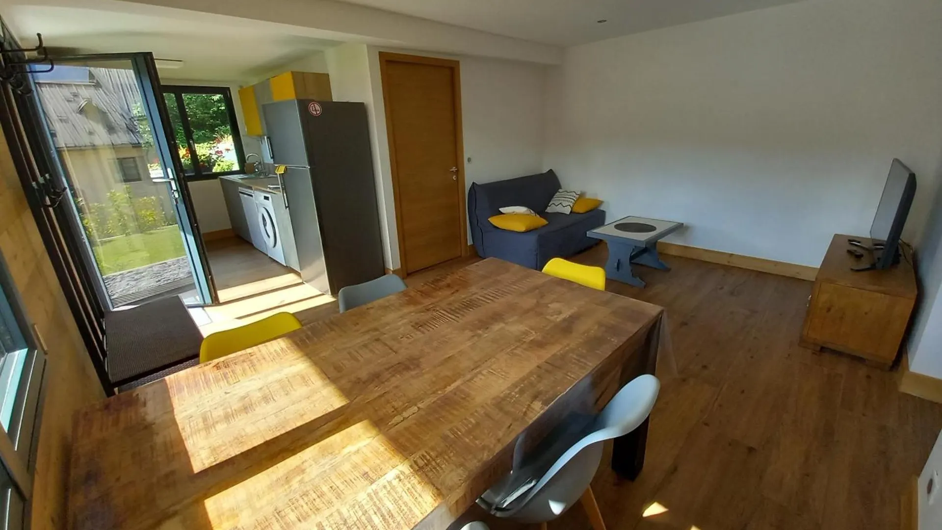 Apartment Appartement En Rez De Jardin Thenesol